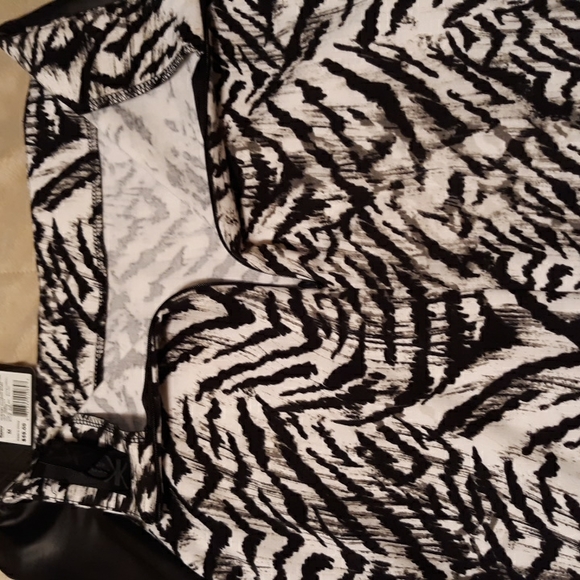 Kardashian Kollection Skirt - Picture 6 of 6